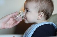 Kinh nghiệm khi mẹ sử dụng cốc tập uống nước cho bé