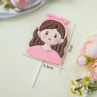 Kute bé gái áo hồng tóc nâu băng đô hồng