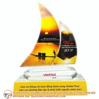 Kỷ niệm chương hình cánh buồm độc đáo