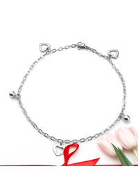 Lắc chân kiêm lắc tay lồng trái tim