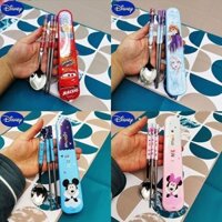 Làm bữa ăn vui nhộn với Bộ dao kéo Disney Kids - Thìa và Đũa bằng thép không gỉ 304 trong Bộ 3 món di động có hộp đựng
