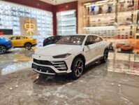Lamborghini Urus 1:18 AUTOart ( White )