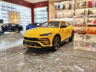 Lamborghini Urus 1:18 AUTOart ( Yellow )