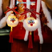 Landelinew Year Tre Luminous Mặt dây chuyền Đèn lồng di động