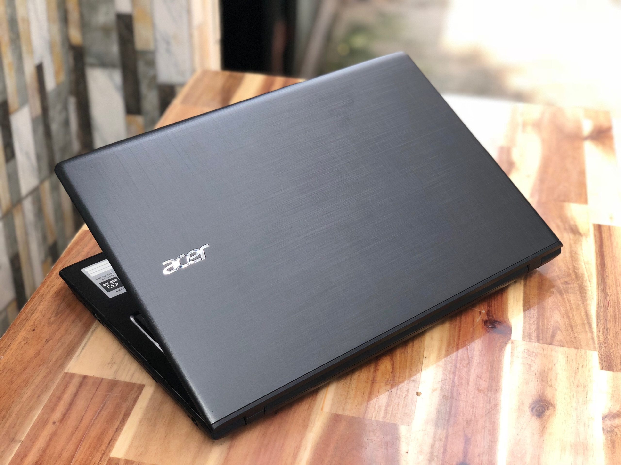 Laptop Acer Aspire E5-575G-39QW NX.GDWSV.005 - Intel core i3-7100U, 4GB RAM, HDD 500GB, Nvidia GeForce 940MX 2GB GDDR5, 15.6 inch
