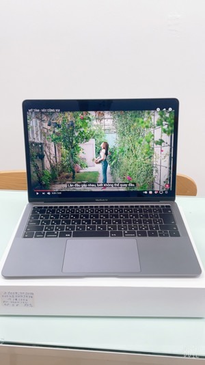 Laptop Apple MacBook Air 2018 MUQU2 - Intel Core i5, 16GB RAM, SSD 512GB, UHD Graphics 617, 13.3 inch