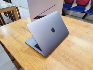 Laptop Apple Macbook Pro 2017 MPXQ2/ MPXR2 - Intel Core I5, 8GB RAM, SSD 128GB, Intel Iris Plus Graphics 640, 13.3 inch, cũ