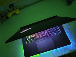 Laptop Asus Gaming ROG Strix G15 G513RC-HN038W - AMD Ryzen 7-6800H, 8GB RAM, SSD 512GB, Nvidia GeForce RTX 3050 4GB GDDR6, 15.6 inch