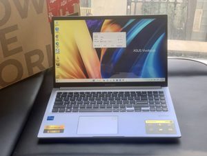 Laptop Asus Vivobook X1502ZA-BQ126W - Intel Core i5-1240P, 8GB RAM, SSD 512GB, Intel Iris Xe Graphics, 15.6 inch