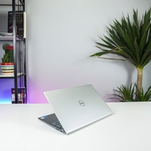 Laptop Dell Inspiron 5510 - Intel Core i7-11390H, 16GB RAM, SSD 512GB, Intel Iris Xe Graphics, 15.6 inch