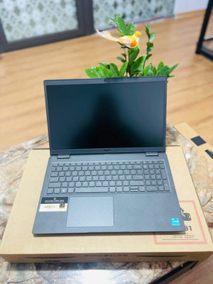 Laptop Dell Latitude 3520 70280536 - Intel Core i7-1165G7, 8Gb RAM, SSD 256GB, Intel Iris Xe Graphics, 15.6 inch