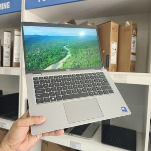 Laptop Dell Latitude 5450 - Intel Core Ultra 5-135U, 16GB RAM, SSD 256GB, Intel Graphics, 14 inch