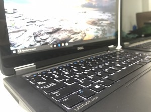 Laptop Dell Latitude E7250 - Intel Core i7-5600U 2.6Ghz, 8GB RAM, 256GB HDD, Intel Integrated HD Graphics 5500, 12.5 inh