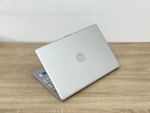 Laptop HP 15s-fq5147TU 7C133PA - Intel Core i7-1255U, 8GB RAM, SSD 512GB, Intel Iris Xe Graphics, 15.6 inch
