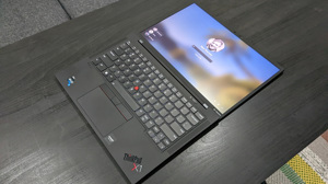 Laptop Lenovo ThinkPad X1 Carbon Gen 10 - Intel core i7-1260P, 16GB RAM, SSD 256GB, Intel Iris Xe Graphics, 14 inch, WUXGA