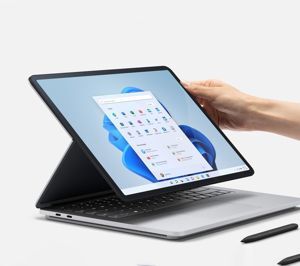 Laptop Surface Laptop Studio - Intel Core i5-11300H, 16GB RAM, SSD 256GB, Intel Iris Xe Graphics, 14.4 inch
