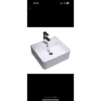 Lavabo treo tường màu trắng kiểu vuông phù hợp không gian nhà tắm nhỏ