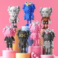 Lego mini đồ chơi lắp ráp 3D hình nhân vật KAWS Cỡ Trung 16cm với đủ các màu sắc. Model Kaws lắp ghép.