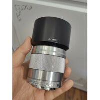 Lens sel50mm 1.8 sony màu bạc + hood. Tình trạng đẹp