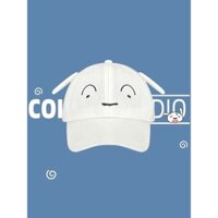 LINH TUXEDO - MŨ NÓN LƯỠI TRAI HÌNH CRAYON SHINCHAN MÀU TRẮNG TAI LẤP LÓ