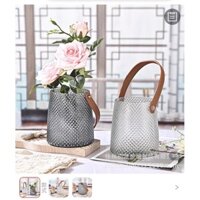 Lọ hoa thuỷ tinh trong suốt quai da