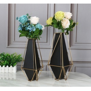 Lọ hoa trắng Bát Tràng LH12