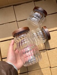 Lọ thuỷ tinh nắp gỗ bo sọc 750ml