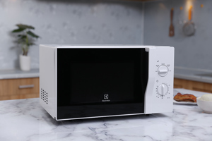 Lò vi sóng Electrolux EMM2322MW - Cơ, 800W, 23 Lít