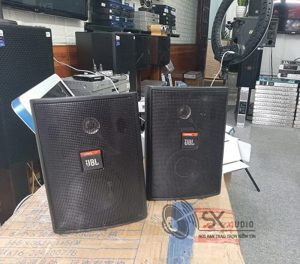 Loa treo tường JBL Control 23T
