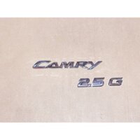 logo chữ CAMRY 2.5 G dán đuôi xe