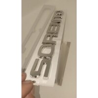 logo chữ nổi SORENTO chất liệu nhựa ABS mạ bóng chuyên dùng cho xe KIA , có miếng dán kèm theo