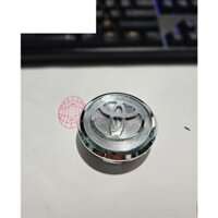 Logo chụp mâm, ốp lazang bánh xe Toyota Altis đời cũ (đời thấp) - Đường kính 62mm (giá 1 cái)