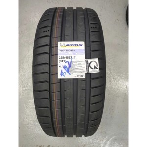 Lốp ô tô Michelin 225/45R17 Pilot Sport 4