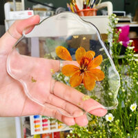 Lót ly bằng nhựa trong suốt viền méo phối hoa lá thiên nhiên thủ công Hipu memory