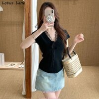 Lotus Lane Pure Desire Phong Cách Cổ Chữ V Phối Ren Dệt Kim Tay Ngắn Nữ Slim Fit Áo Thun Gợi Cảm