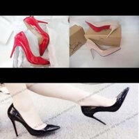 Louboutin có 3 mau Đỏ đen be