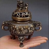 Lư Đồng đốt Trầm Hương