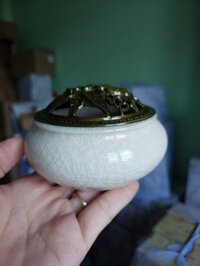Lư sứ xông trầm men rạn - mẫu mã đa dạng