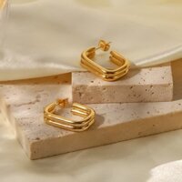 LUCY.ROOM- Khuyên Tai Titan mạ vàng chữ C đôi