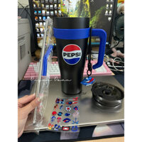 Ly Giữ Nhiệt Over Khủng 𝐏𝐞𝐩𝐬𝐢 𝐑𝐚𝐩 𝐕𝐢𝐞̣̂𝐭 Mùa 4, M3 - 𝐋𝐲 Giữ Nhiệt 𝐏𝐞𝐩𝐬𝐢 𝐑𝐚𝐩 𝐕𝐢𝐞̣̂𝐭 có tay cầm size khủng 1200ml