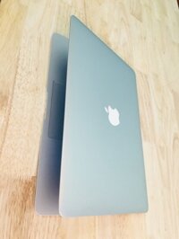 Macbook air A1466 EMC2632 Core i7 Ram 8GB SSD 256GB 13.3 inch mỏng nhẹ đẳng cấp doanh nhân.