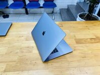 Macbook Pro 15 2017 MPTR2 Space Gray i7 / 16GB / 256GB / Radeon Pro 555 2GB