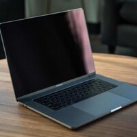 Macbook Pro Touchbar 15 inch 2017 MPTR2 i7 / 16G / 256GB SSD / VGA 2G Apple Care 2021