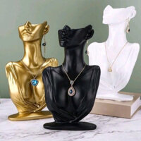 Manocanh cổ dây chuyền