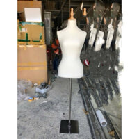 Manocanh nữ chân inox(không mặc quần được)