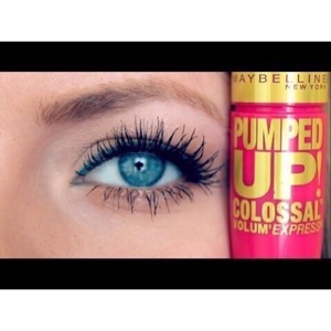 Mascara Maybelline Pumped Up Colossal