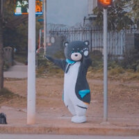 Mascot gấu đen crazy hoạt náo siêu đẹp