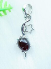 Mặt dây chuyền bạc 925 đính đá Garnet ngọc hồng lựu tự nhiên kiểu độc đáo MDG5 - Đỏ