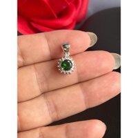Mặt dây chuyền chất liệu bạc khắc S925 xi bạch kim đính đá xanh lá 6 li đường kính mặt 10 mm phù hợp dây nhỏ