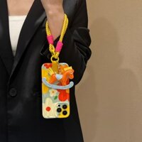 Mặt dây chuyền ngựa bập bênh hoa vàng nhỏ phù hợp cho iPhone 14 Pro Max, Apple 15, ốp điện thoại 13, đeo chéo 12, phụ nữ 11, dây buộc